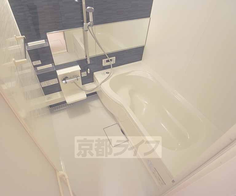 バス・シャワールーム　・間取り異なります・