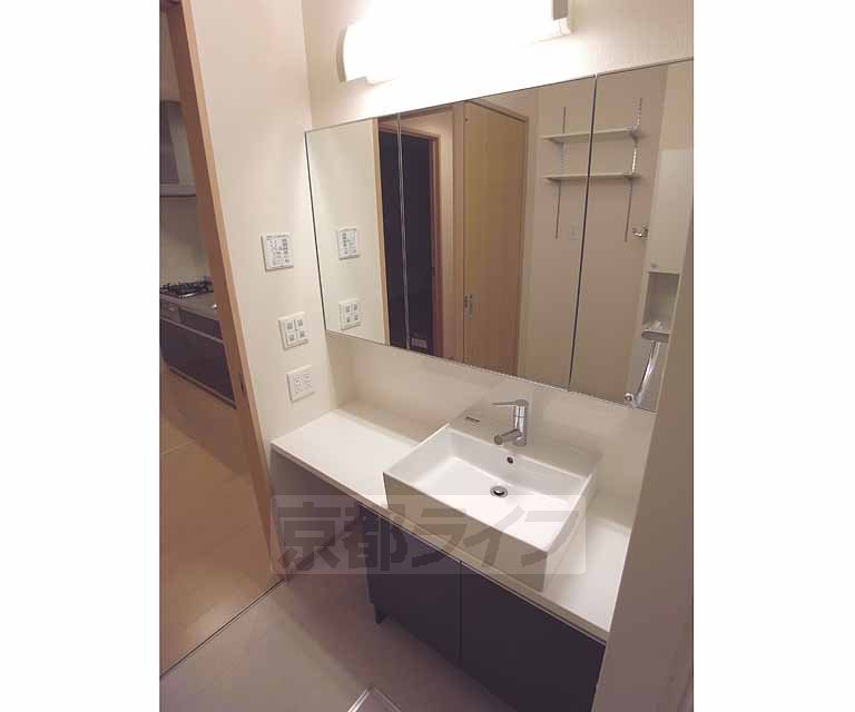 洗面設備　・間取り異なります・