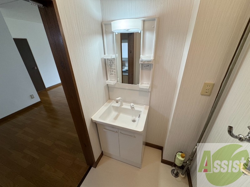 洗面設備　こちらに洗面台があります。朝の洗顔はこちらで。