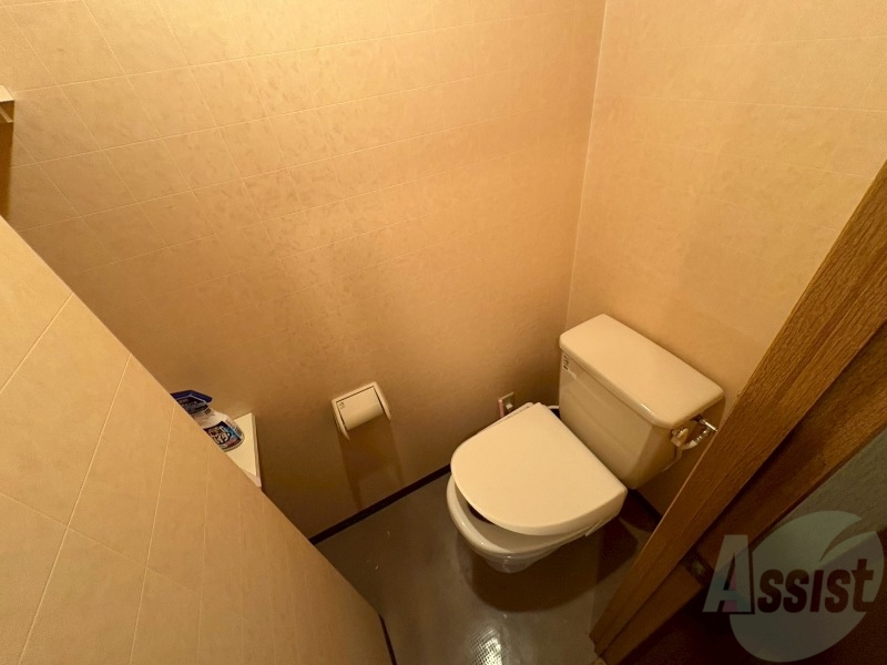 トイレ　こちらはトイレです。清潔感があり、安心して使用できます。