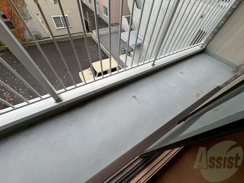 バルコニー　バルコニーです。天気の良い日には外干しができます！