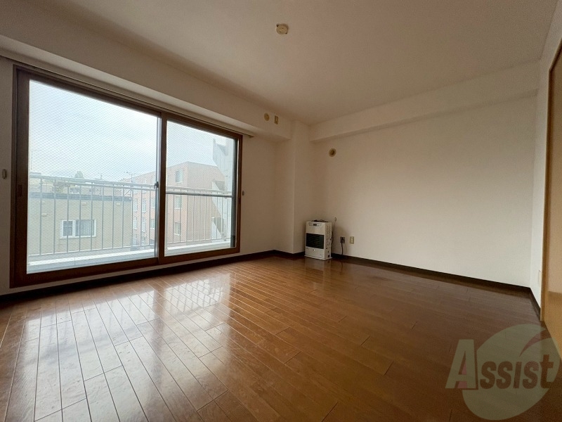 居室・リビング　広くてキレイなお部屋が広がっていて、充実した生活が送れそう。