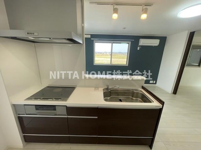 キッチン　３口ＩＨコンロがついているカウンターキッチンです☆彡