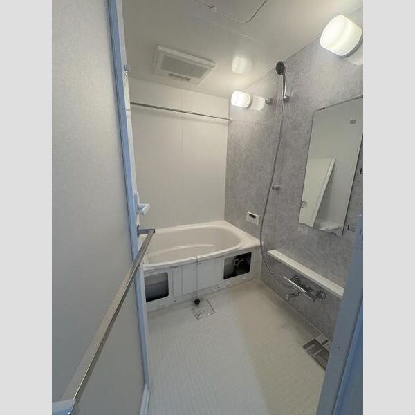 バス・シャワールーム　ゆったり過ごせるお風呂です