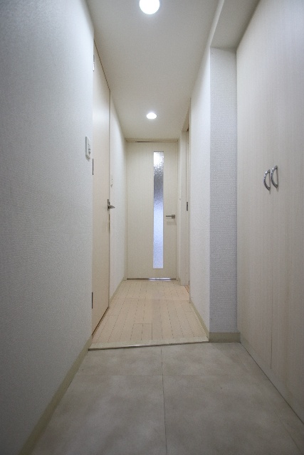 玄関　※別室の参考写真の為、現況優先です。