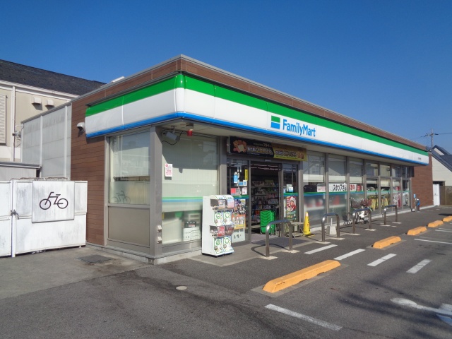 コンビニ　ファミリーマート　八日市東沖野店（コンビニ）まで300m