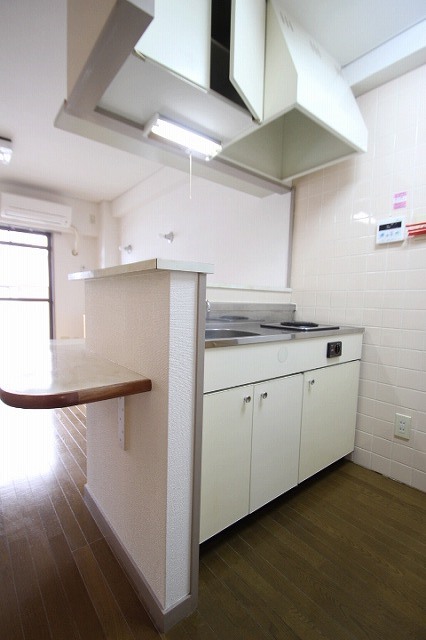 キッチン　同物件別号室
