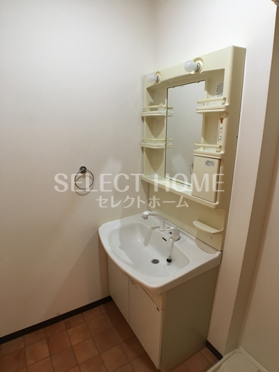 洗面設備　独立洗面台です