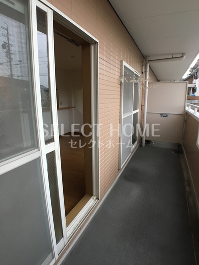 バルコニー　陽当たり良好なバルコニーです