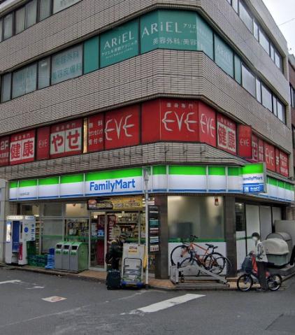 コンビニ　ファミリーマート大宮駅西口店（コンビニ）まで118m
