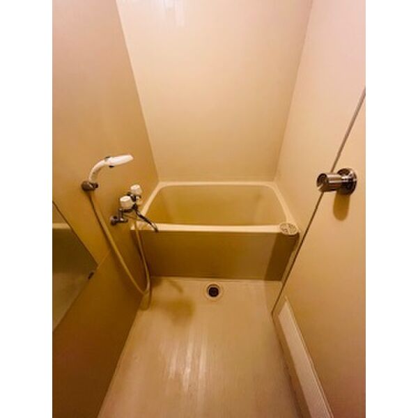 バス・シャワールーム　日々の疲れを癒すお風呂付です