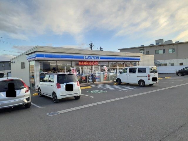 コンビニ　ローソン 鈴鹿高岡南店（コンビニ）まで875m