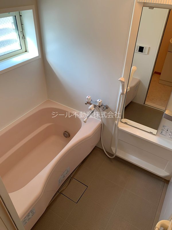 バス・シャワールーム　追い焚き機能付きバス