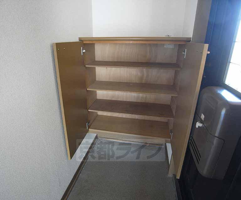 収納　嬉しいシューズボックス付いています。