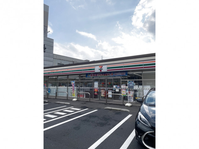 コンビニ　セブン－イレブン　松江東津田町店（コンビニ）まで691m