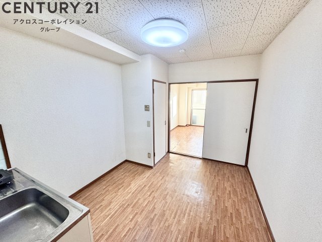 居室・リビング　明るいリビング