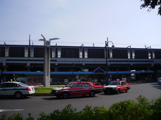 スーパー　マルエツ浮間舟渡店（スーパー）まで221m