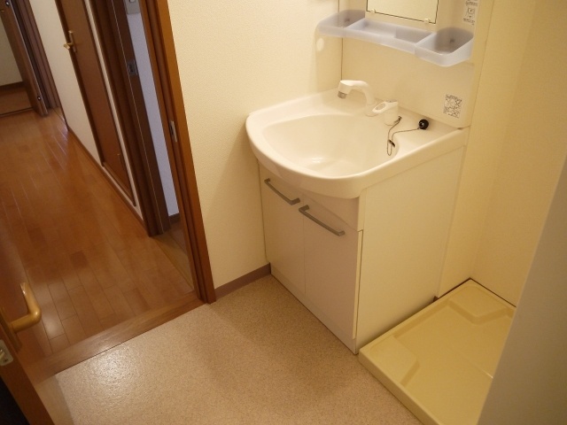 洗面設備　使いやすい洗面所です