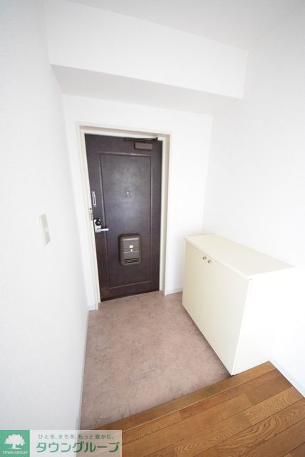 玄関　※別部屋参考写真