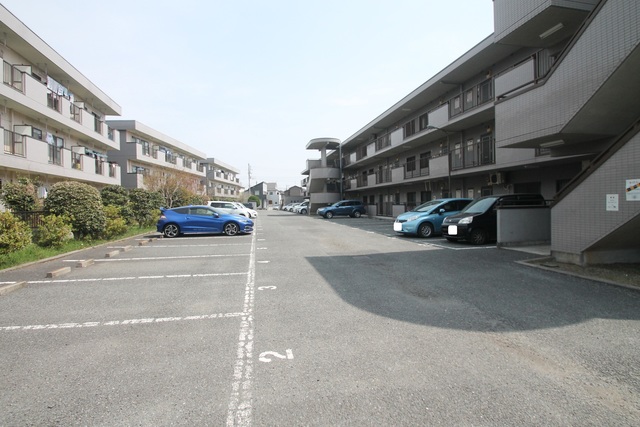 駐車場　駐車場！