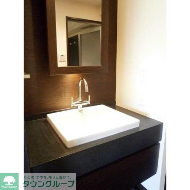 洗面設備　※写真は同タイプ住戸です。