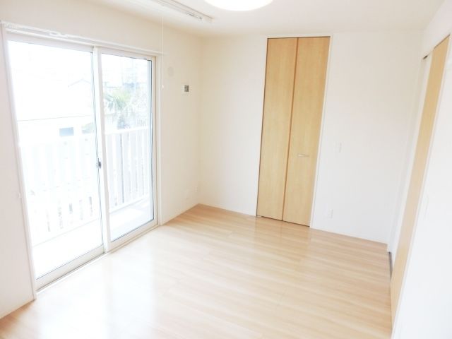 その他部屋・スペース　リビング横のお部屋です。