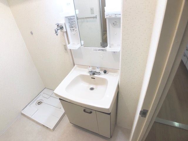 洗面設備　洗濯機置場あり、収納などが置ける脱衣スペース