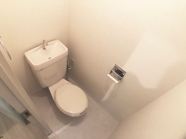 トイレ　ウォシュレットの設置が出来る綺麗なトイレ