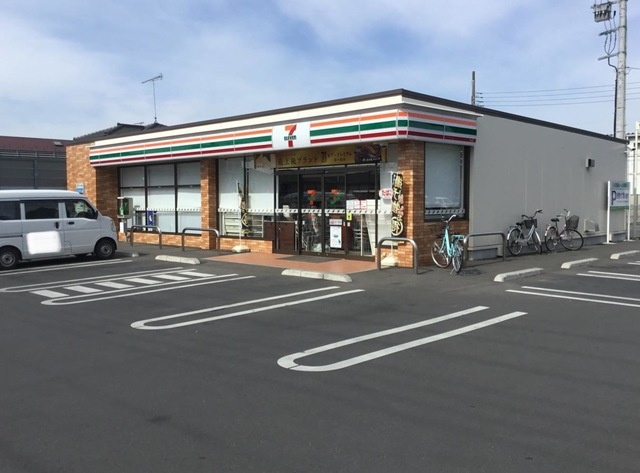 コンビニ　セブン－イレブン　小山市小山店（コンビニ）まで197m