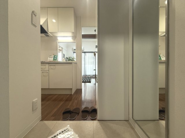 玄関　モデルルーム