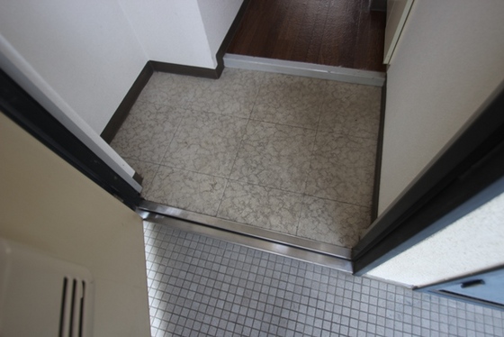 玄関　※別号室の写真です