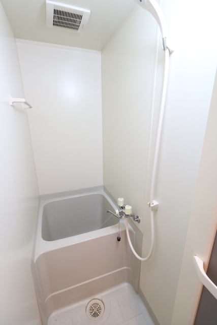 バス・シャワールーム　※別部屋参考写真