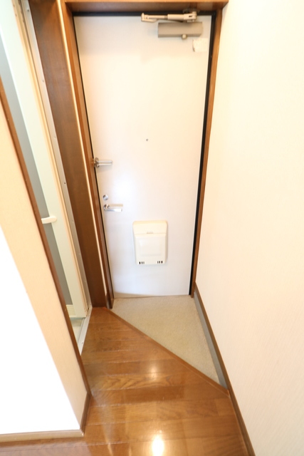 玄関　※別部屋参考写真