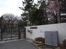 中学校　港区立高松中学校（中学校）まで1100m