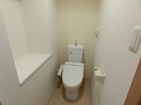 近鉄南大阪線 古市駅 徒歩5分 2階建 築11年のトイレ写真