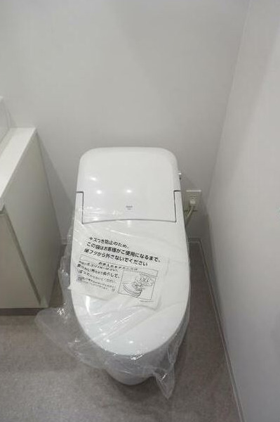 トイレ　※別部屋の参考写真です。