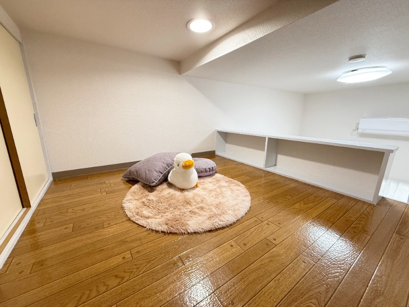 その他部屋・スペース　本や小物を収納し、おこもりスペースにも♪