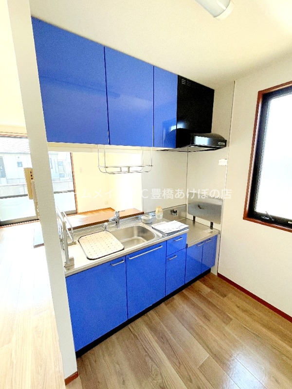 キッチン　同型別部屋写真（反転）