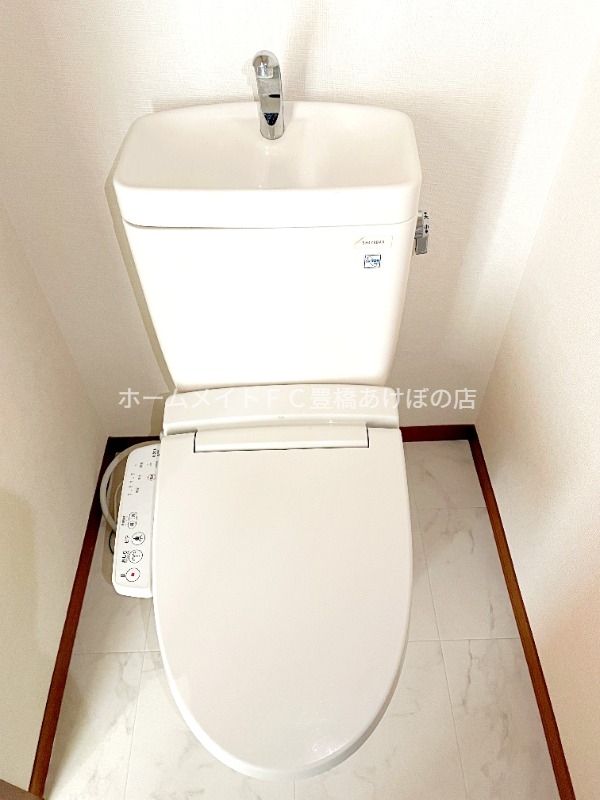 トイレ　同型別部屋写真（反転）