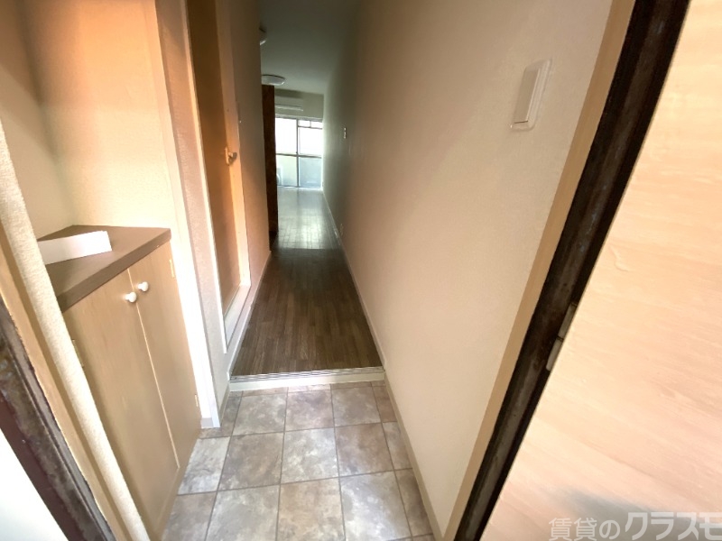 玄関　広々した玄関です。