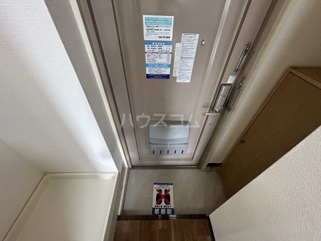 サンバードIの玄関写真