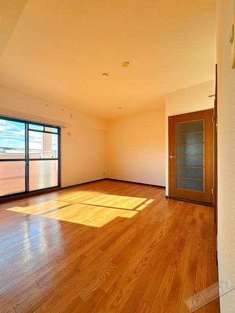 居室・リビング　別部屋同間取り写真使用