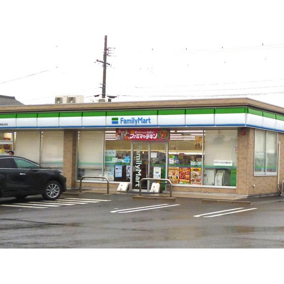 コンビニ　ファミリーマート碧南城山町店（コンビニ）まで470m