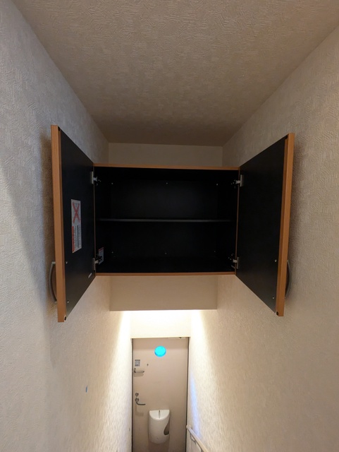 収納　階段の上部にシューズボックスがございます　★清掃前