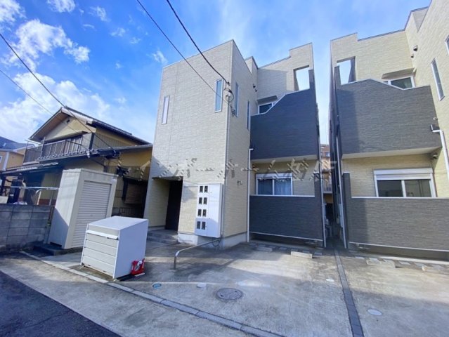 エントランス　建物の内部です