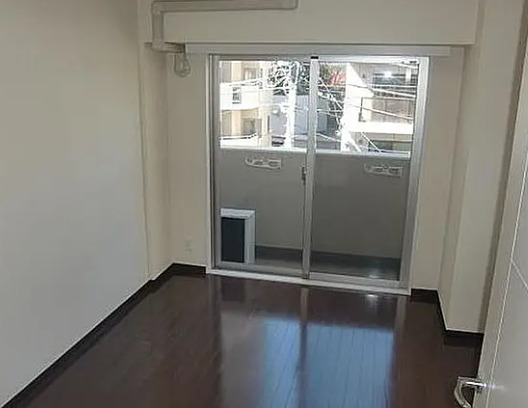 居室・リビング　別部屋の写真を使用しております。