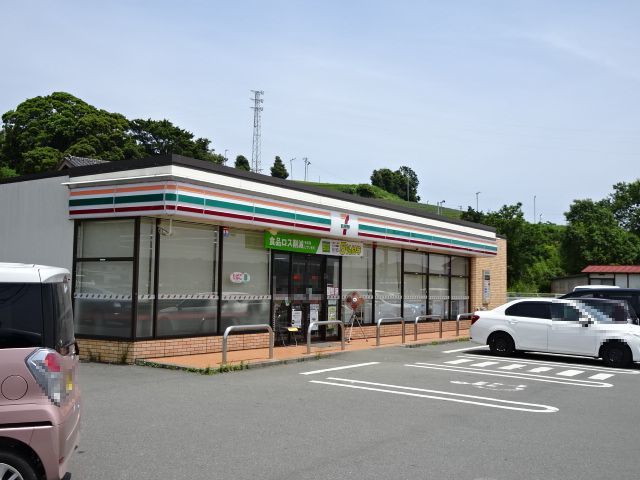 コンビニ　セブンイレブン牧之原中店（コンビニ）まで370m