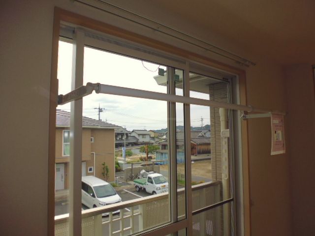 その他設備　室内物干し