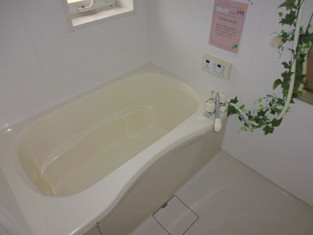 バス・シャワールーム　追い炊きバス
