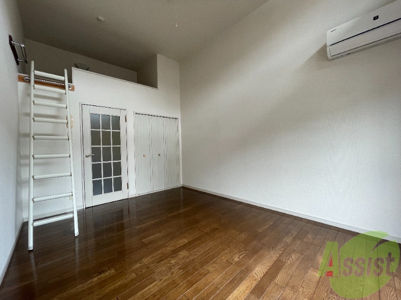 その他部屋・スペース　こちらはロフトを撮影しました。寝室にしましょう。